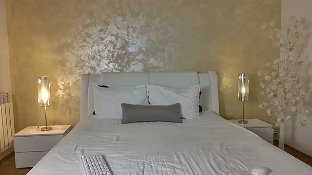 LexiRussell online show from April 16, 2:56 am