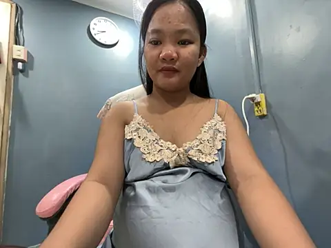 Snapshot of princess_janine chatting on May 16, 11:42 am princess janine online show from May 16, 11:42 am