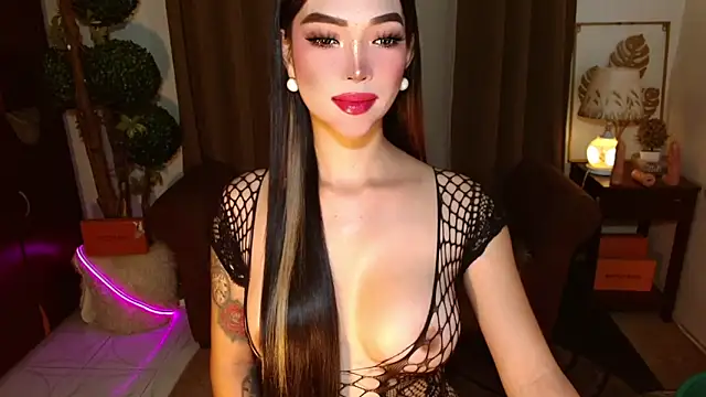 Snapshot of MouthWatering_Ayesha chatting on April 27, 2:20 am MouthWatering Ayesha online show from April 27, 2:20 am
