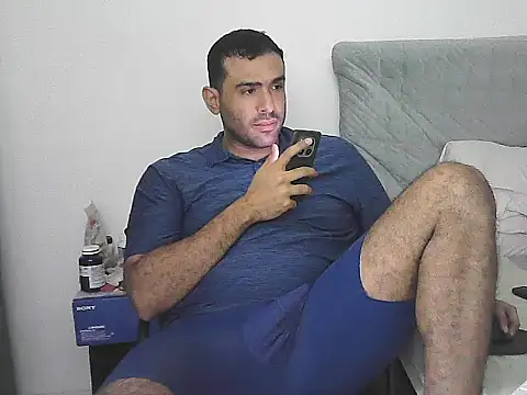 Snapshot of morenocabro10 chatting on July 15, 5:34 am morenocabro10 online show from July 15, 5:34 am