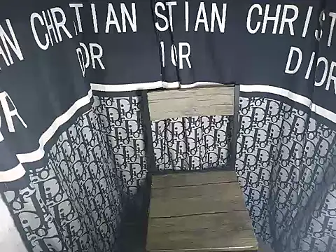 Snapshot of Virgen_christine01 chatting on June 4, 5:30 pm Virgen christine01 online show from June 4, 5:30 pm