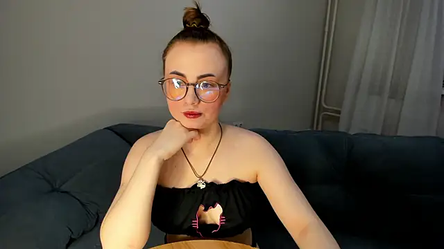 MewStella online show from March 31, 7:25 pm