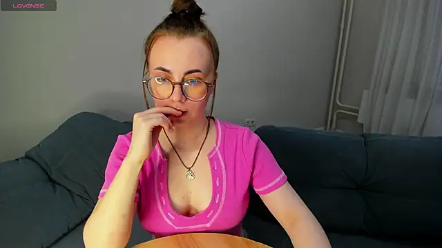 MewStella online show from April 16, 4:30 pm