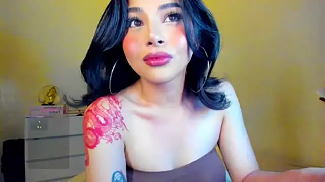 LauraLoove online show from March 13, 3:57 am