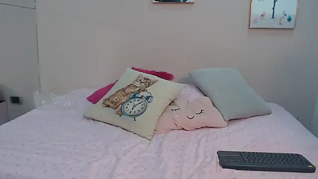 zooombee online show from December 1, 7:08 pm