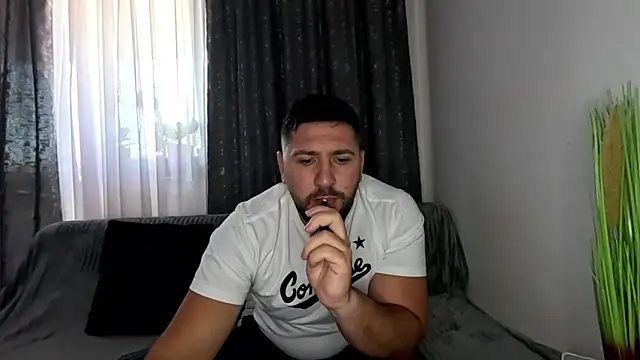 Snapshot of Gold_Alpha_Boy chatting on September 16, 8:15 am Gold Alpha Boy online show from September 16, 8:15 am