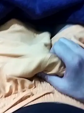 Snapshot of idhem___31 chatting on February 10, 5:50 pm idhem 31 online show from February 10, 5:50 pm