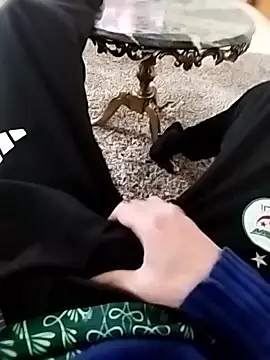 Snapshot of idhem___31 chatting on February 16, 12:56 pm idhem 31 online show from February 16, 12:56 pm