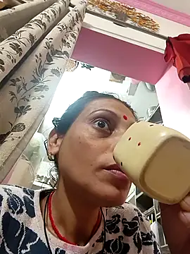 ISHANI-SINGH online show from January 9, 3:42 am