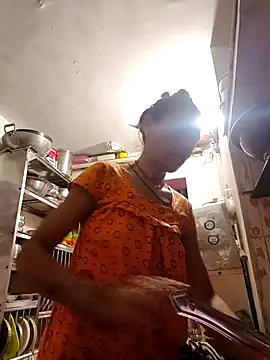 Snapshot of ISHANI-SINGH chatting on June 16, 3:20 am ISHANI-SINGH online show from June 16, 3:20 am