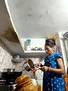 Snapshot of ISHANI-SINGH chatting on June 18, 3:29 am ISHANI-SINGH online show from June 18, 3:29 am