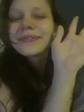 Snapshot of Lunliss chatting on November 15, 10:37 pm Lunliss online show from November 15, 10:37 pm