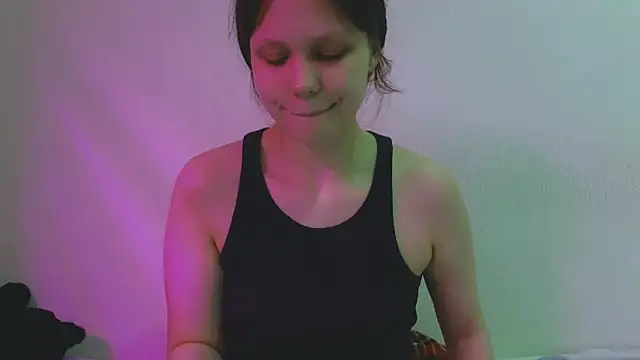 Snapshot of Lunliss chatting on March 29, 12:32 am Lunliss online show from March 29, 12:32 am