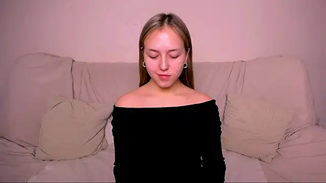 CindySparkl online show from March 13, 3:57 am