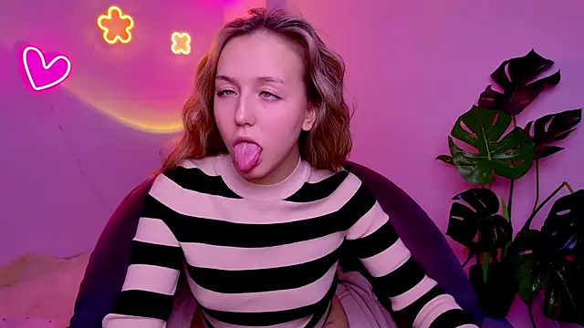 CindySparkl online show from March 31, 3:30 am