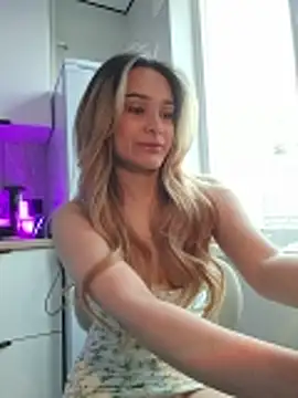 Chloe Ravens online show from April 13, 4:40 am