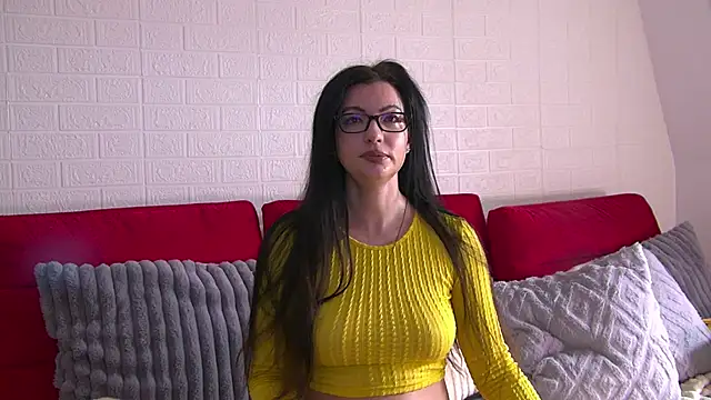 OpheliaZainne online show from February 4, 9:15 am