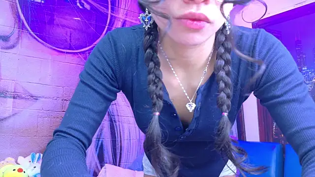 Snapshot of Giaa_rossi chatting on May 19, 2:23 pm Giaa rossi online show from May 19, 2:23 pm