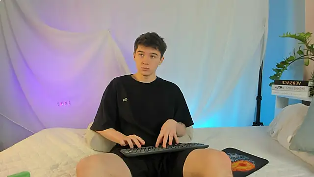 SherlockMax online show from February 25, 4:44 am