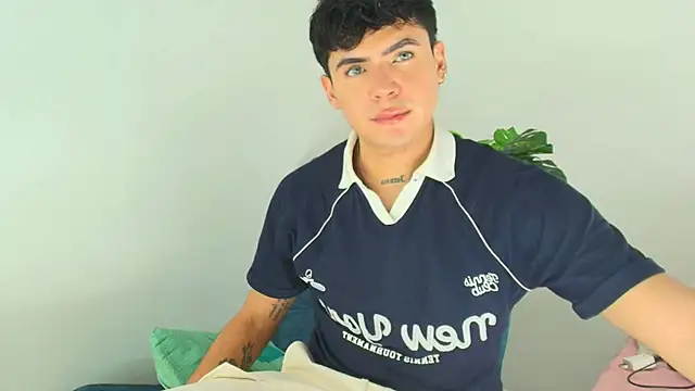 CamiiGuzmanX online show from December 2, 8:26 pm