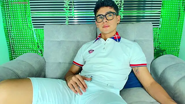 CamiiGuzmanX online show from March 25, 8:59 pm