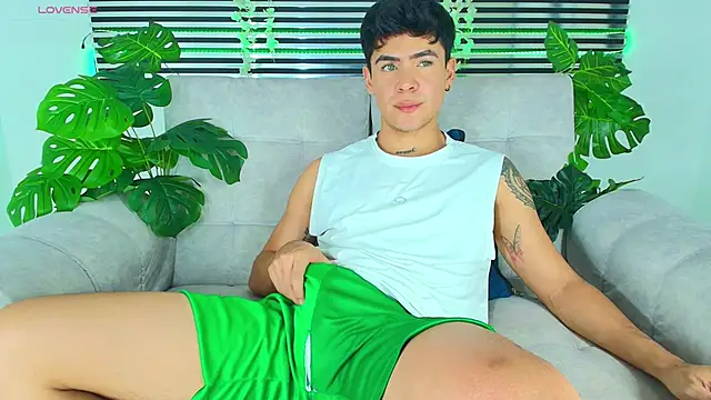 CamiiGuzmanX online show from April 14, 8:48 pm