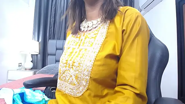 Snapshot of kairadayamai chatting on May 6, 11:48 am kairadayamai online show from May 6, 11:48 am