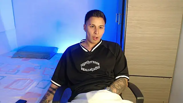 valentinosex1 online show from February 1, 11:03 pm