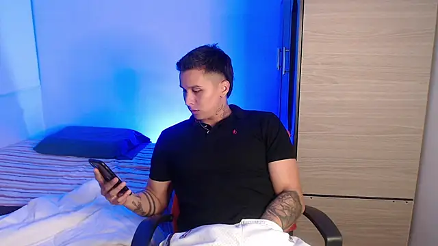 valentinosex1 online show from February 27, 11:38 pm