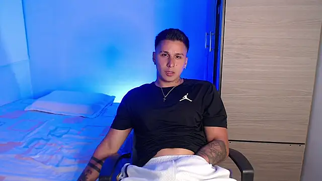 valentinosex1 online show from March 16, 11:09 pm