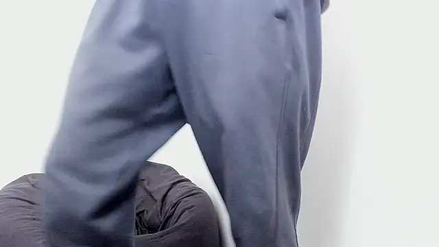 axel davis  online show from February 9, 2:43 pm