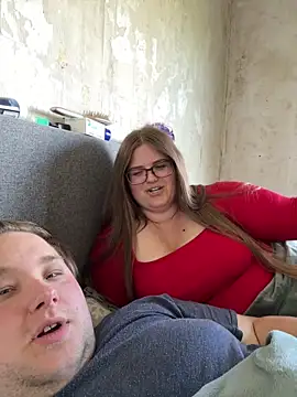 Snapshot of CurvyPaar2 chatting on April 25, 1:41 pm CurvyPaar2 online show from April 25, 1:41 pm