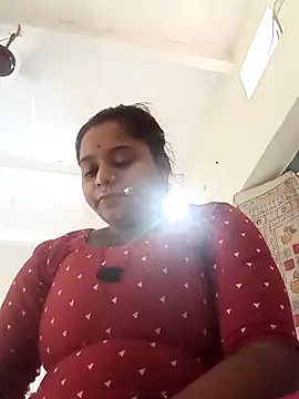 Snapshot of Hot_crety chatting on June 30, 5:52 am Hot crety online show from June 30, 5:52 am