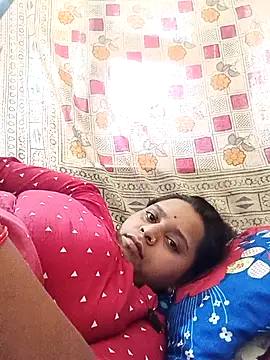Snapshot of Hot_crety chatting on July 5, 5:14 am Hot crety online show from July 5, 5:14 am