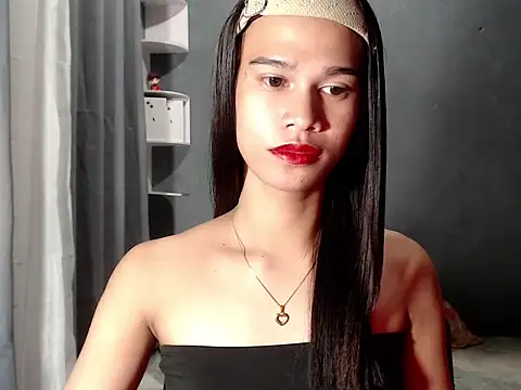 Snapshot of urseductivebarbie_xx chatting on January 17, 2:44 pm urseductivebarbie xx online show from January 17, 2:44 pm