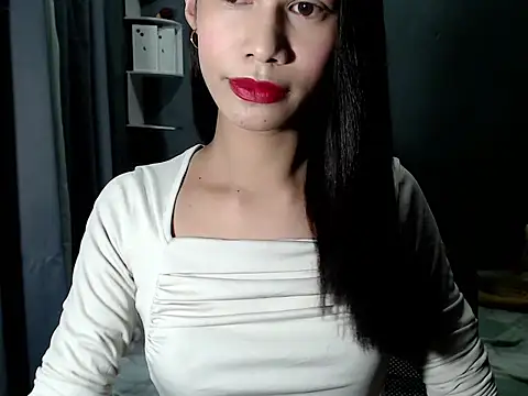 Snapshot of urseductivebarbie_xx chatting on February 14, 11:40 am urseductivebarbie xx online show from February 14, 11:40 am