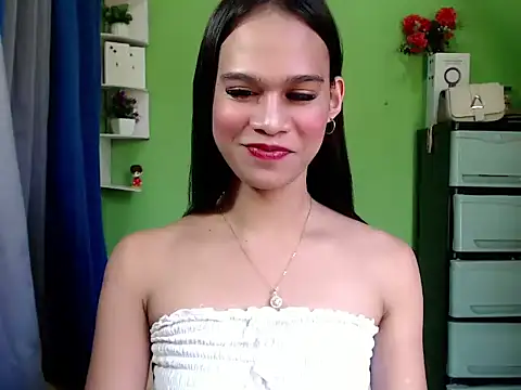Snapshot of urseductivebarbie_xx chatting on March 18, 1:31 am urseductivebarbie xx online show from March 18, 1:31 am