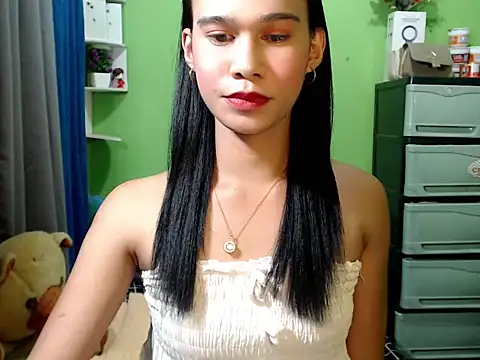 Snapshot of urseductivebarbie_xx chatting on March 29, 1:44 pm urseductivebarbie xx online show from March 29, 1:44 pm