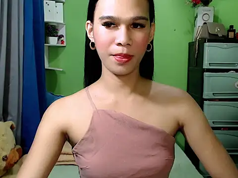 Snapshot of urseductivebarbie_xx chatting on April 5, 3:31 pm urseductivebarbie xx online show from April 5, 3:31 pm