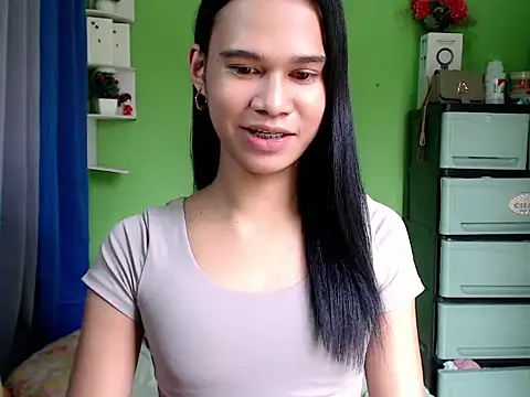 Snapshot of urseductivebarbie_xx chatting on April 12, 3:22 am urseductivebarbie xx online show from April 12, 3:22 am