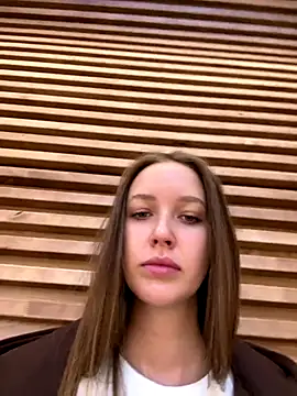 ElliRose online show from November 10, 6:45 am