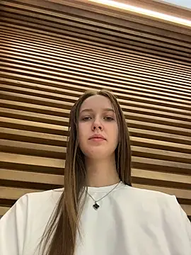 ElliRose online show from December 16, 5:45 am