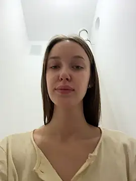 ElliRose online show from January 10, 6:59 am