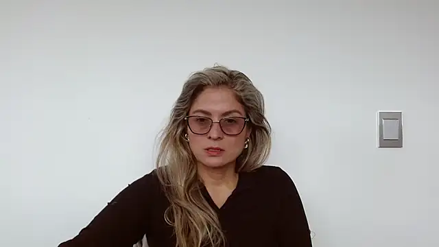 Snapshot of linda-mature43 chatting on September 16, 4:08 pm linda-mature43 online show from September 16, 4:08 pm