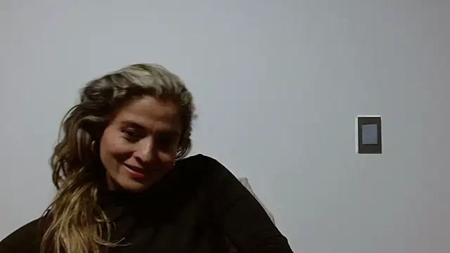 Snapshot of linda-mature43 chatting on September 20, 11:06 pm linda-mature43 online show from September 20, 11:06 pm