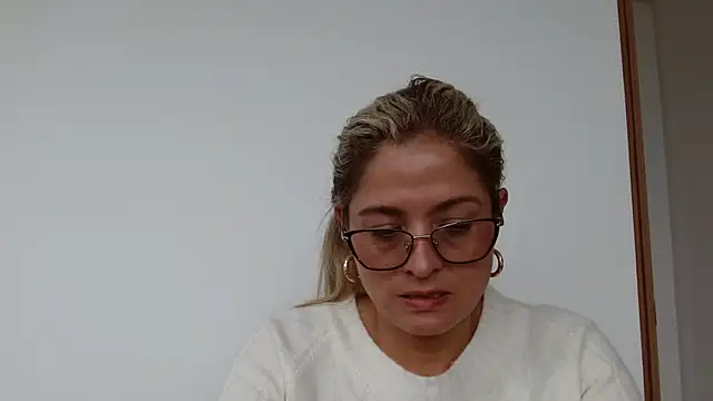 Snapshot of linda-mature43 chatting on September 30, 5:51 pm linda-mature43 online show from September 30, 5:51 pm