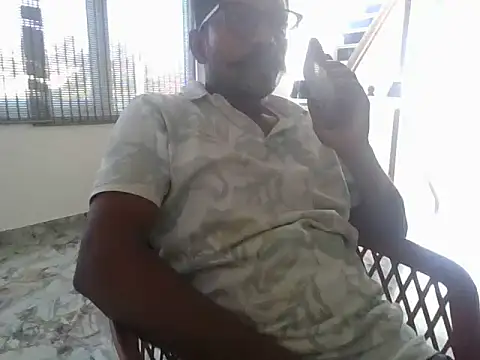 Snapshot of hosur_horny chatting on April 15, 11:06 am hosur horny online show from April 15, 11:06 am