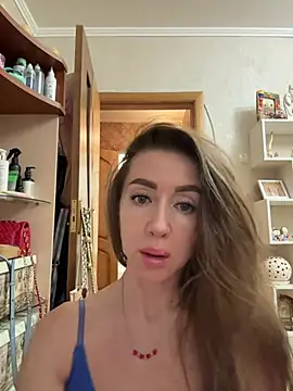 Snapshot of MarinaDiva11_74 chatting on August 6, 8:22 pm MarinaDiva11 74 online show from August 6, 8:22 pm