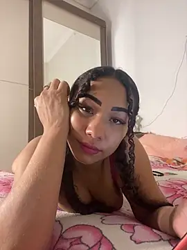 Snapshot of jhennyfer chatting on February 19, 5:14 am jhennyfer online show from February 19, 5:14 am