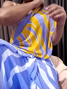 Snapshot of Hot_Zneha chatting on February 3, 4:34 pm Hot Zneha online show from February 3, 4:34 pm